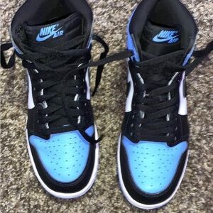 Air Jordan 1 Retro High OG "UNC Toe"